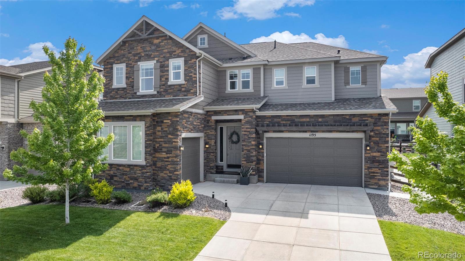 1195 Fox Hills Court