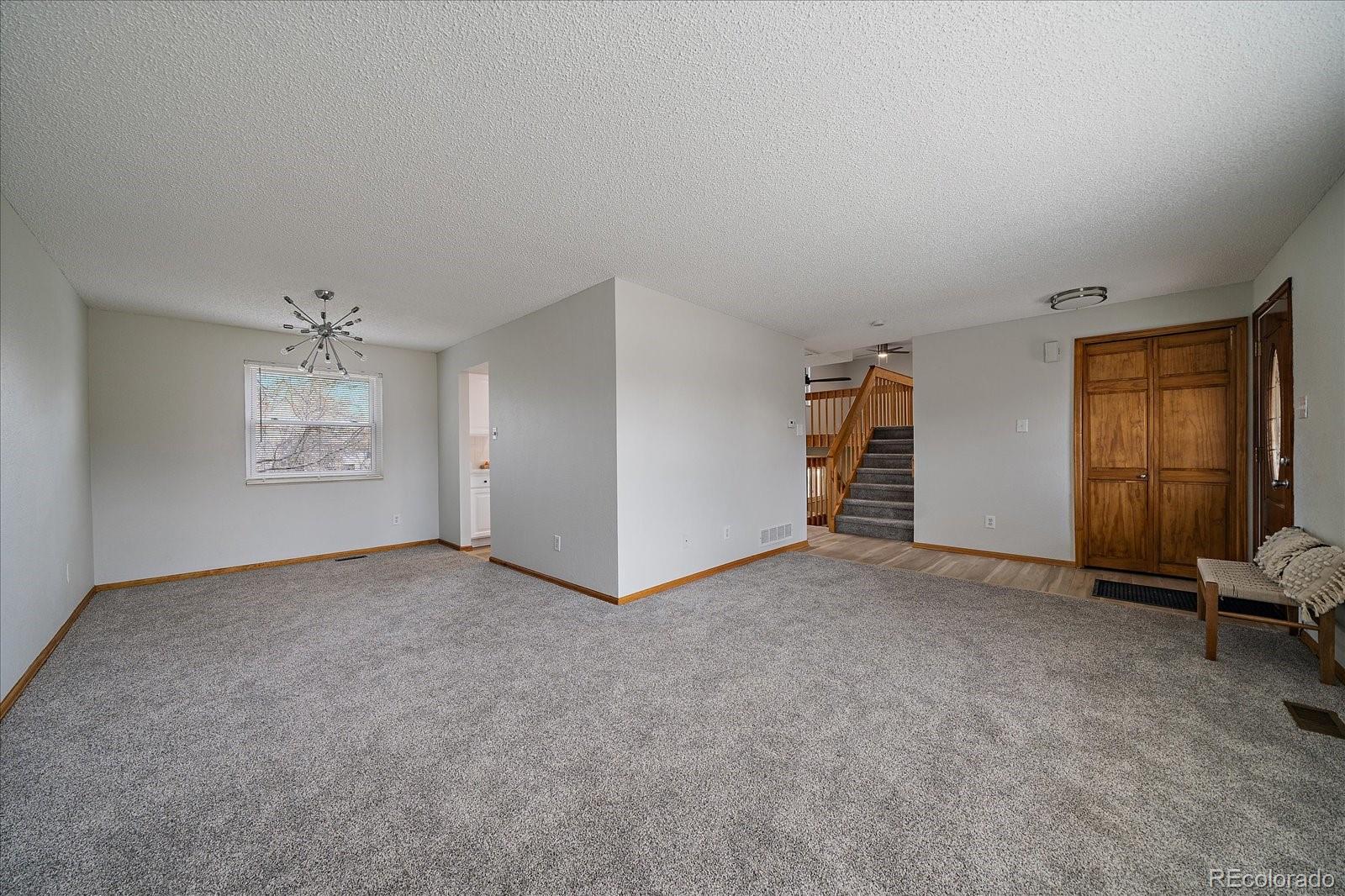 10961 Gray Circle