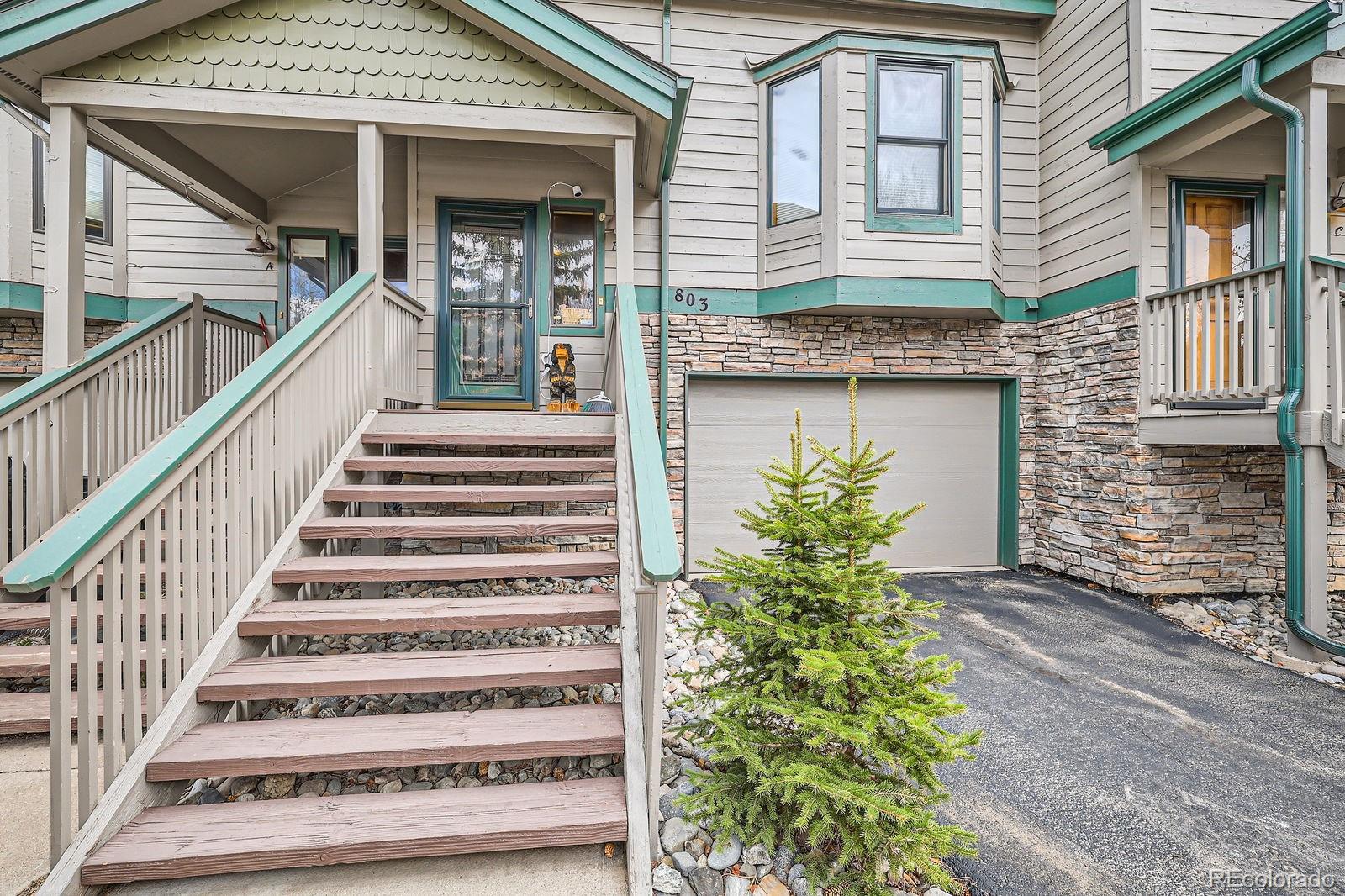 803 Lakepoint Court B