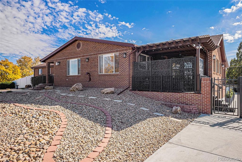 Photo of 7820 W 96th Avenue, Broomfield, CO 80021 (MLS # 8292600)