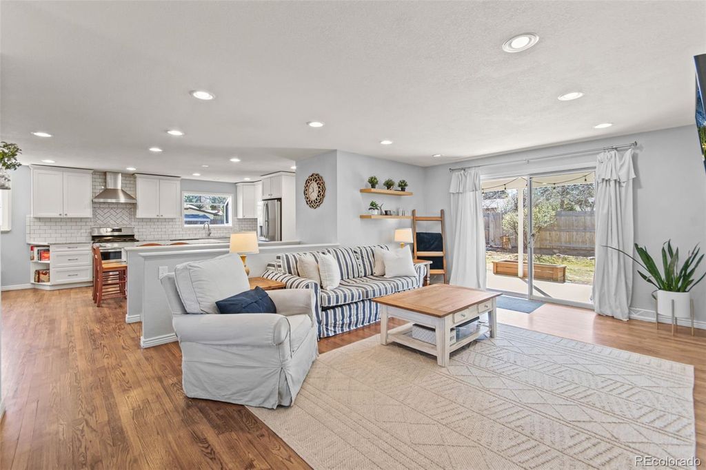 Photo of 840 E Dogwood Avenue, Centennial, CO 80121 (MLS # 9653854)