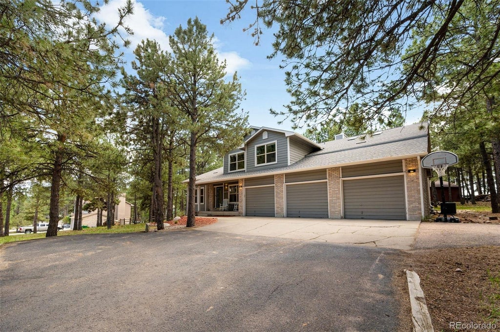 Photo of 19780 Indian Summer Lane, Monument, CO 80132 (MLS # 1764163)