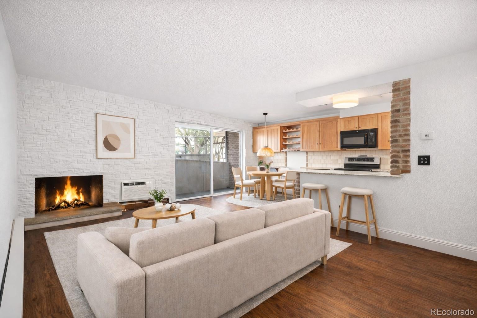 1270 N Marion Street 211