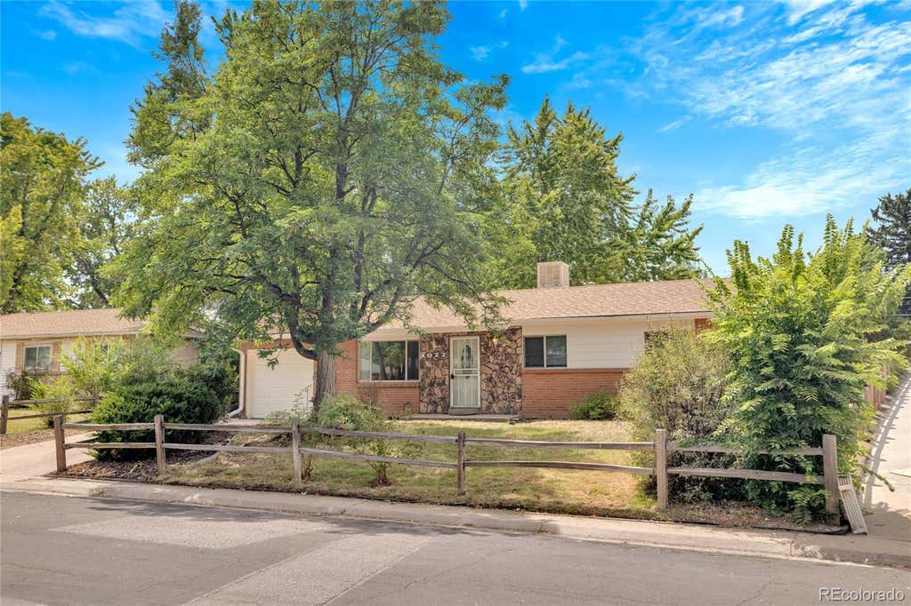 Photo of 1977 S Newton ST, Lakewood, CO 80219 (MLS # 4970463)
