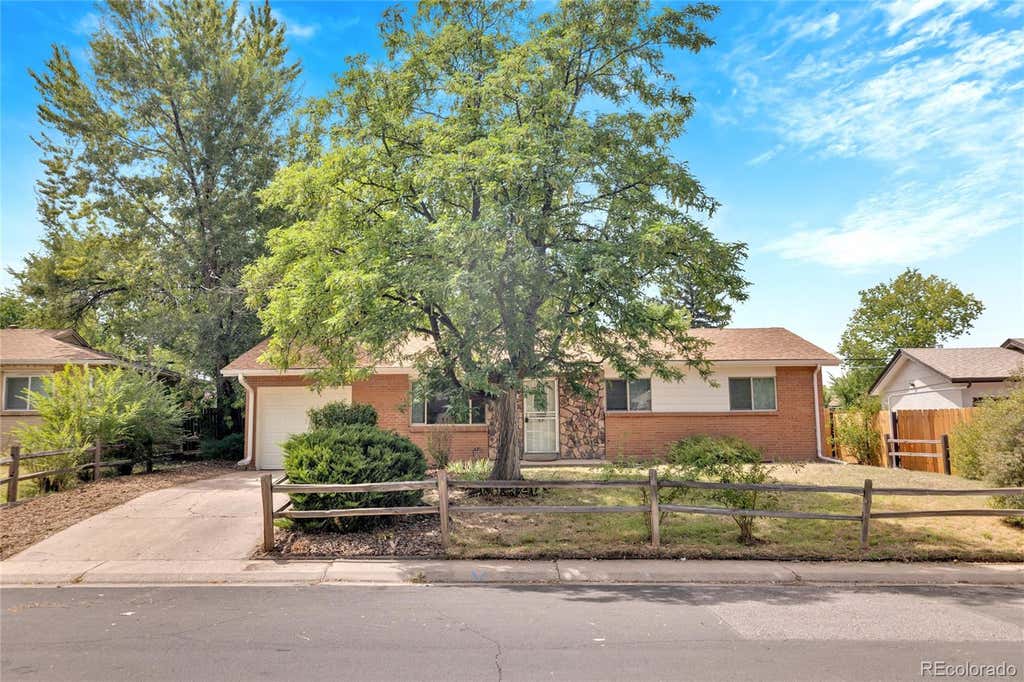 Photo of 1977 S Newton ST, Lakewood, CO 80219 (MLS # 4970463)