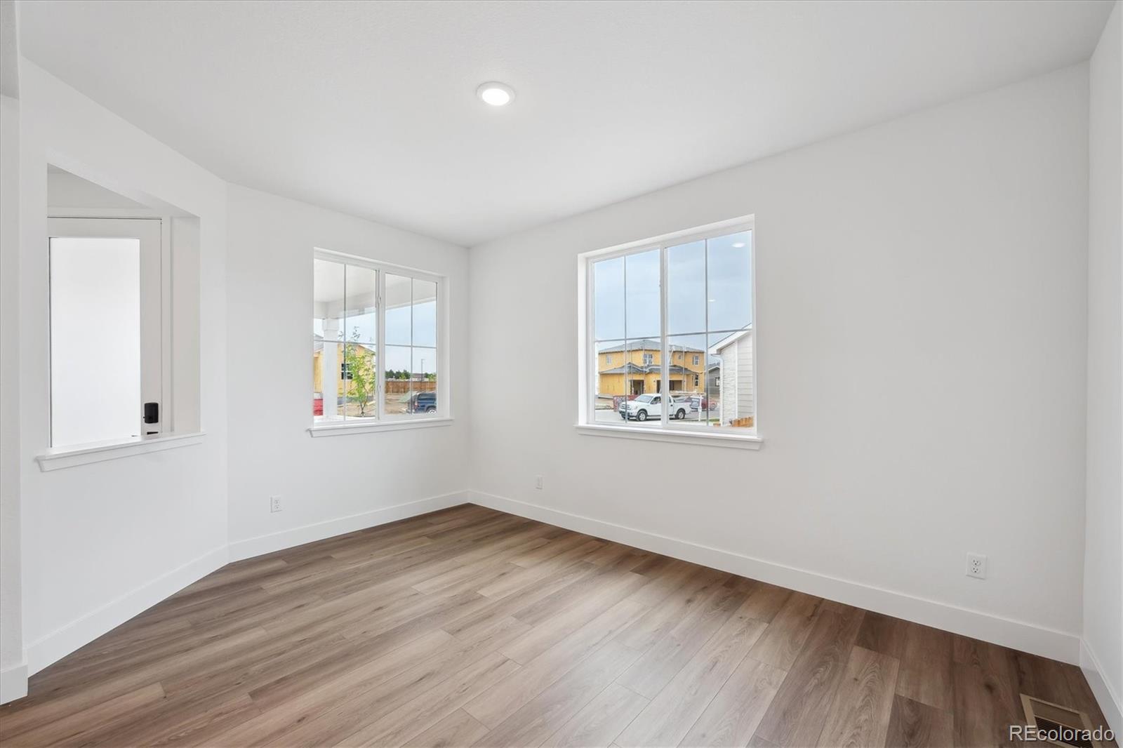 7016 E 126th Place