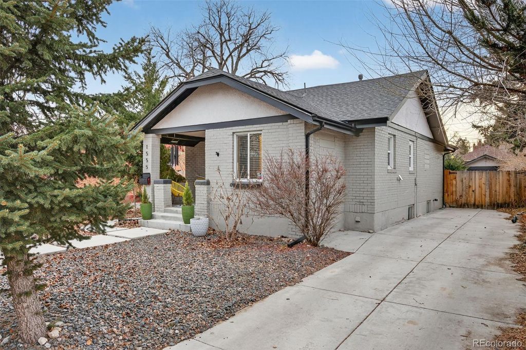Photo of 1555 Rosemary Street, Denver, CO 80220 (MLS # 5332149)
