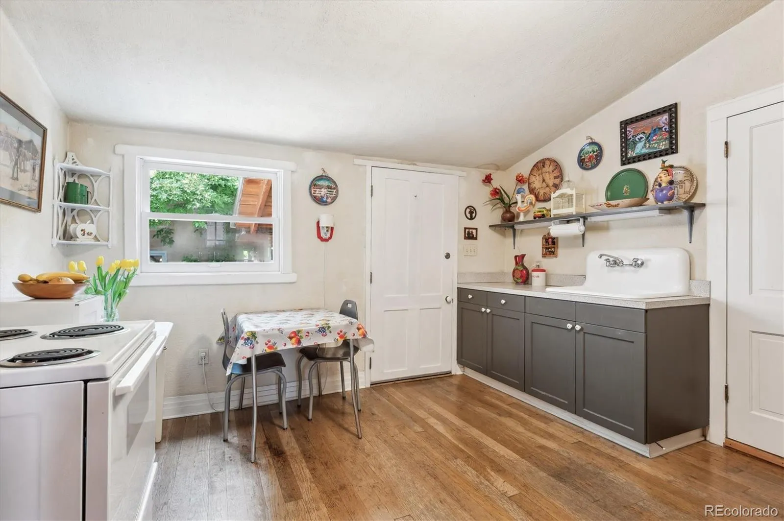 Golden, Colorado 80401, United States, 4 Bedrooms Bedrooms, ,4 BathroomsBathrooms,Residential,Active,151304