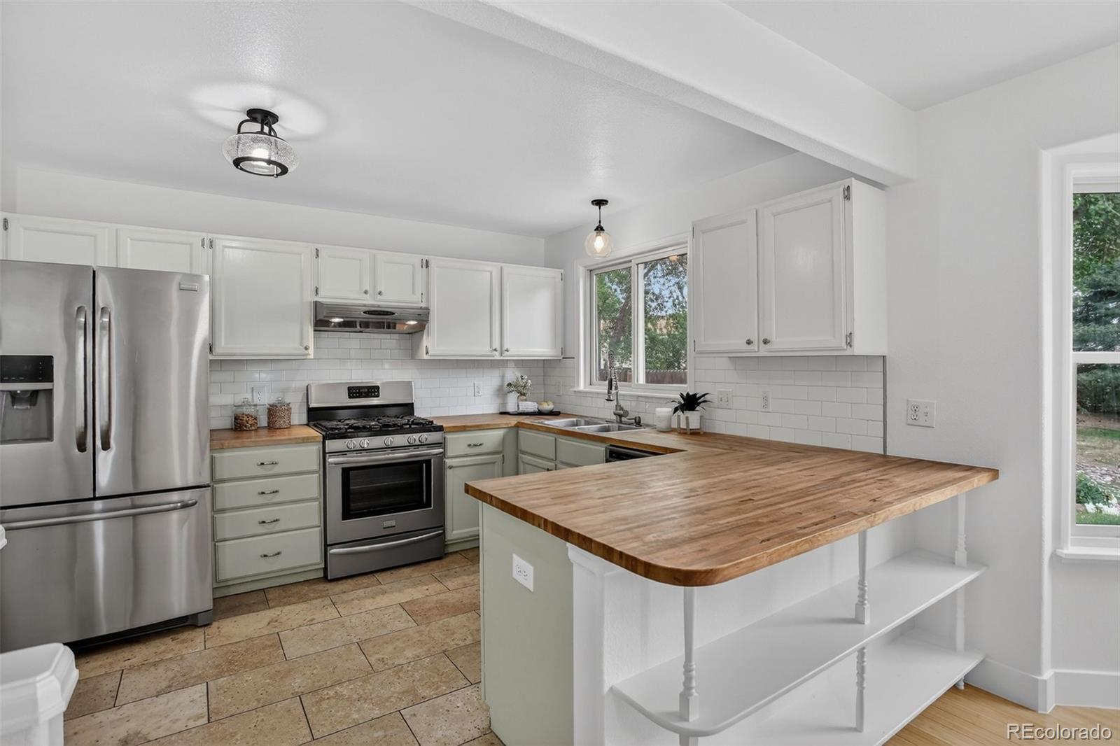 880 Parthenon Court