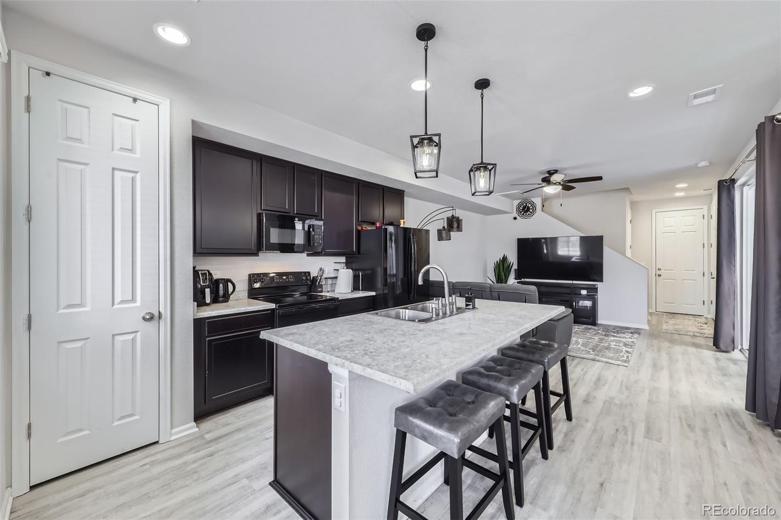 9643 Truckee Street, Commerce City, CO, 80022 3 9643 Truckee Street