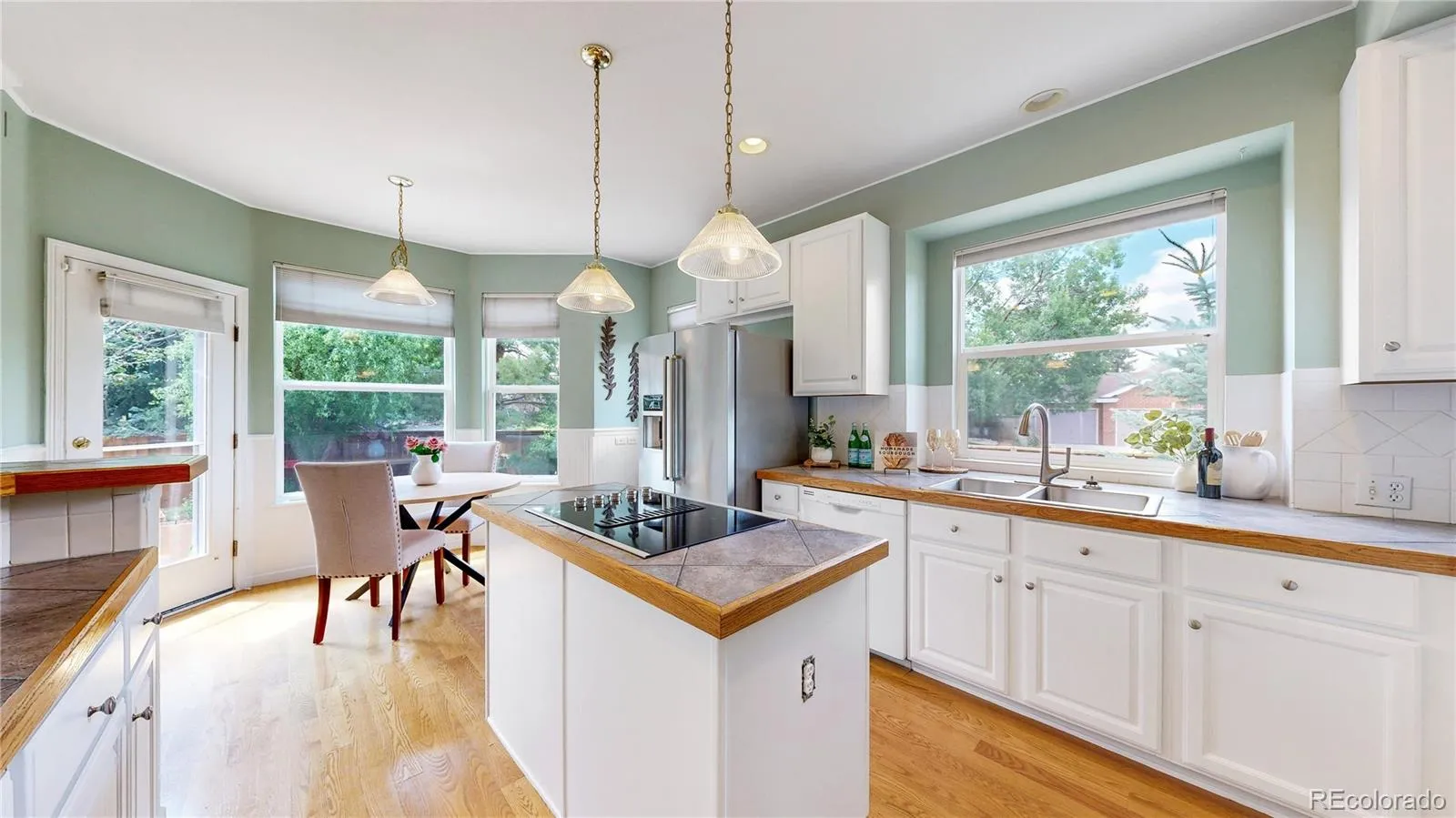 Lafayette, Colorado 80026, United States, 4 Bedrooms Bedrooms, ,3 BathroomsBathrooms,Residential,Active,163510