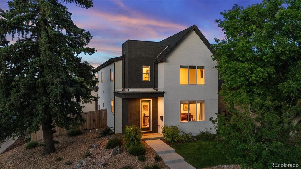 Photo of 5508 S Foresthill Street, Littleton, CO 80120 (MLS # 7015780)