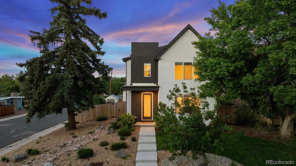 Photo of 5508 S Foresthill Street, Littleton, CO 80120 (MLS # 7015780)
