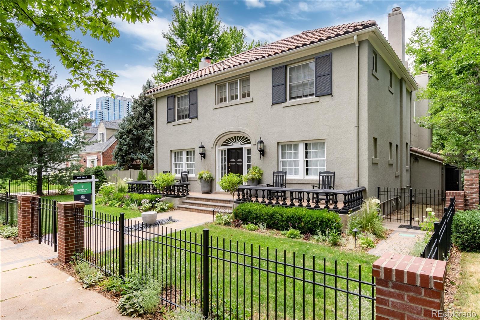 121 N Marion Street
