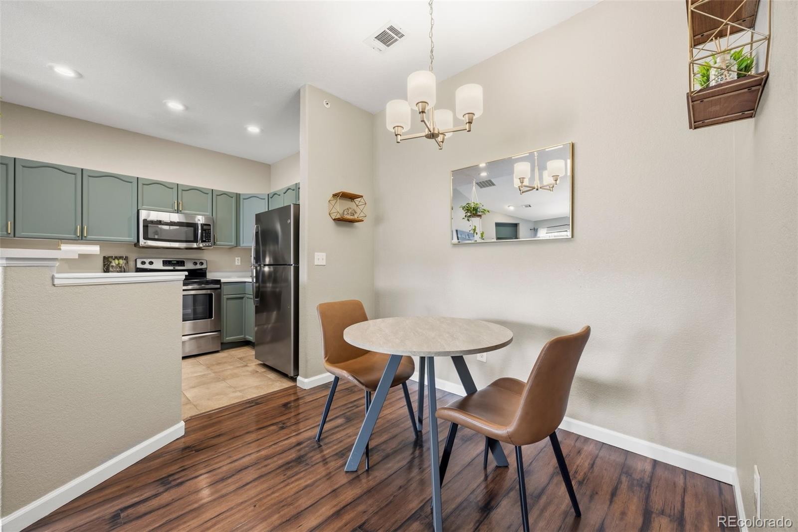 7474 S Alkire Street 301