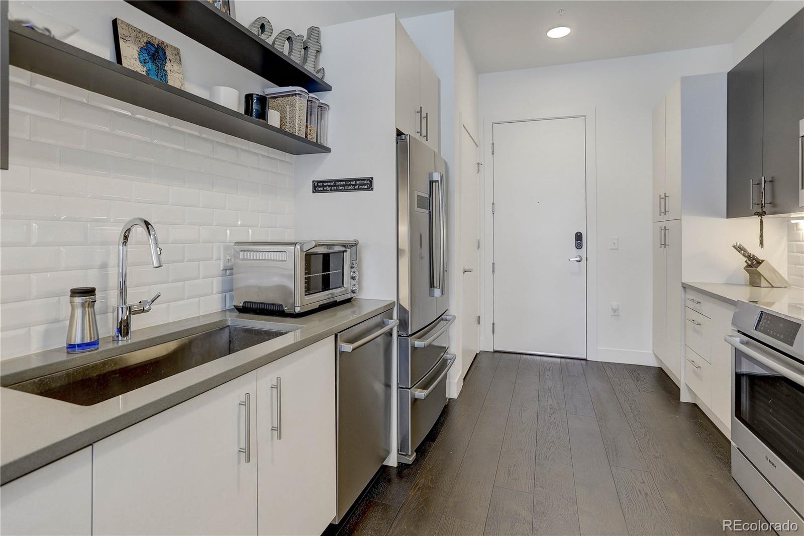 2525 Arapahoe Street 206