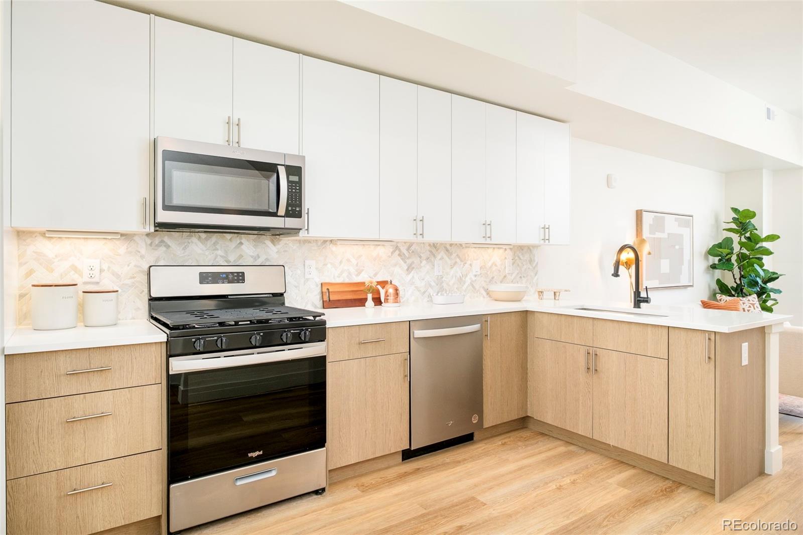 2105 S Galapago Street 10