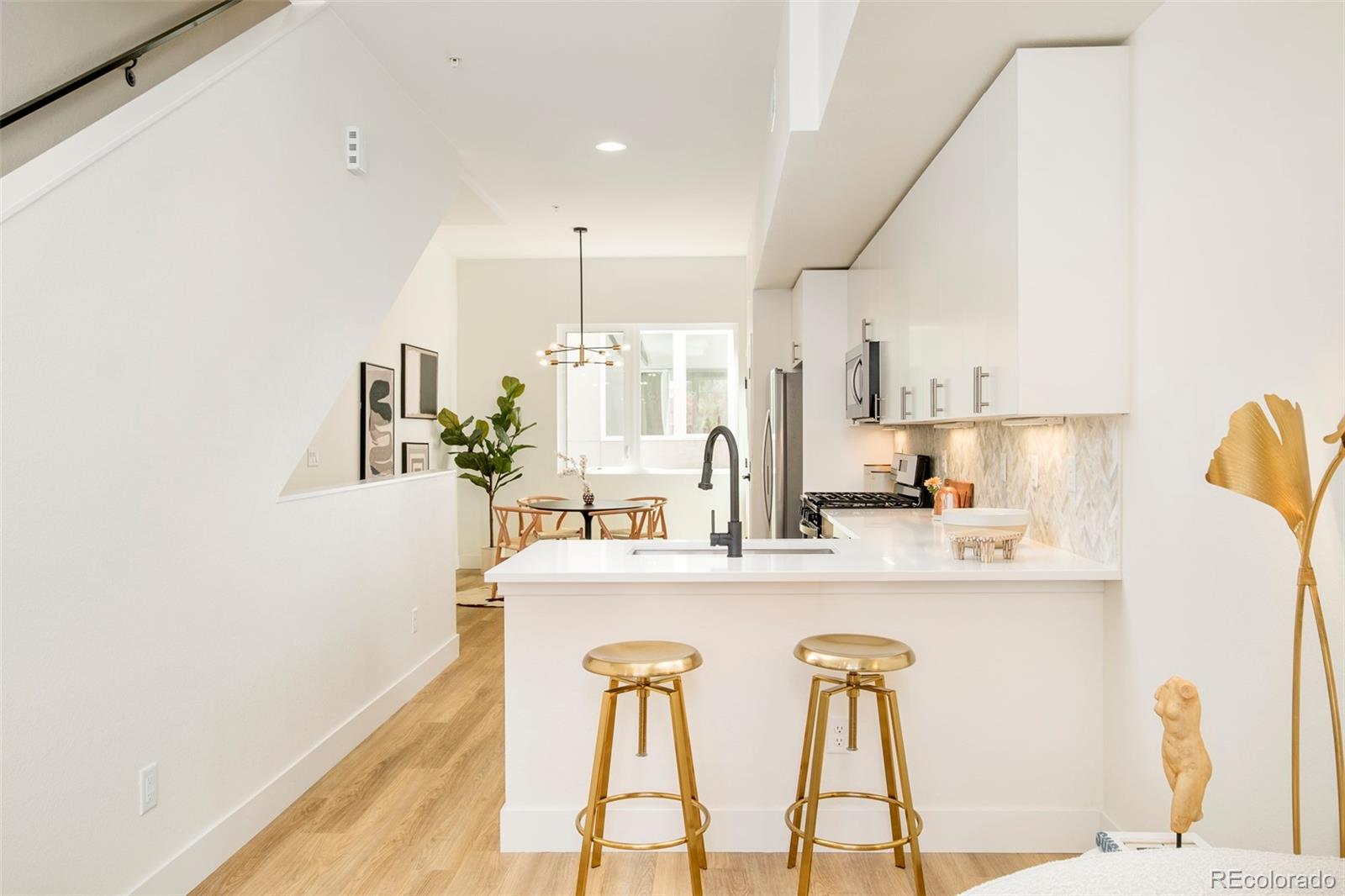 2105 S Galapago Street 10