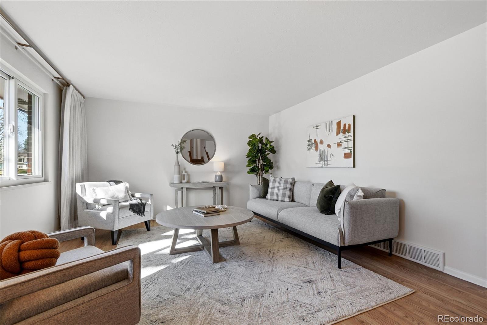 1208 S Brentwood Street