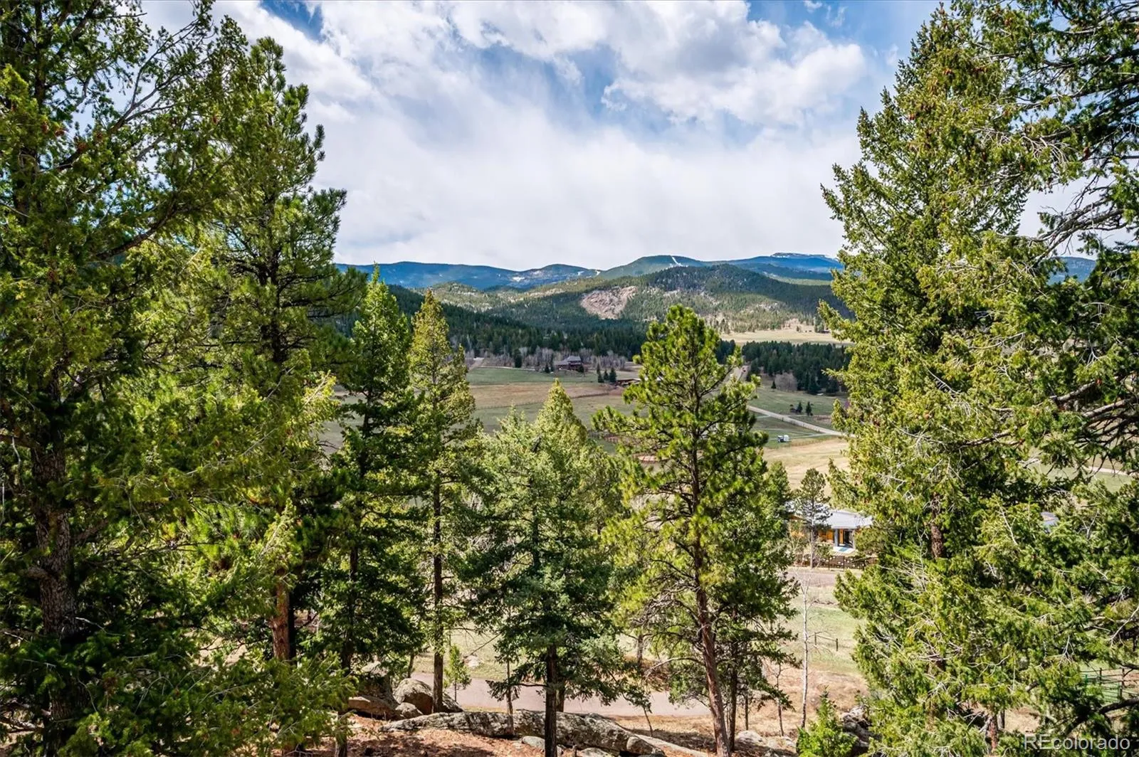 Evergreen, Colorado 80439, United States, 6 Bedrooms Bedrooms, ,5 BathroomsBathrooms,Residential,Pending,115174