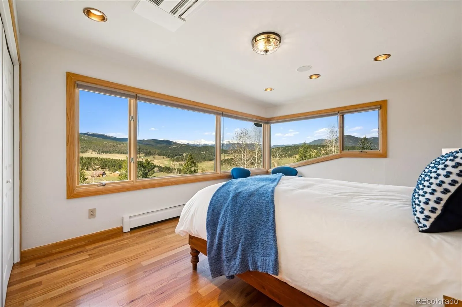 Evergreen, Colorado 80439, United States, 6 Bedrooms Bedrooms, ,5 BathroomsBathrooms,Residential,Pending,115174