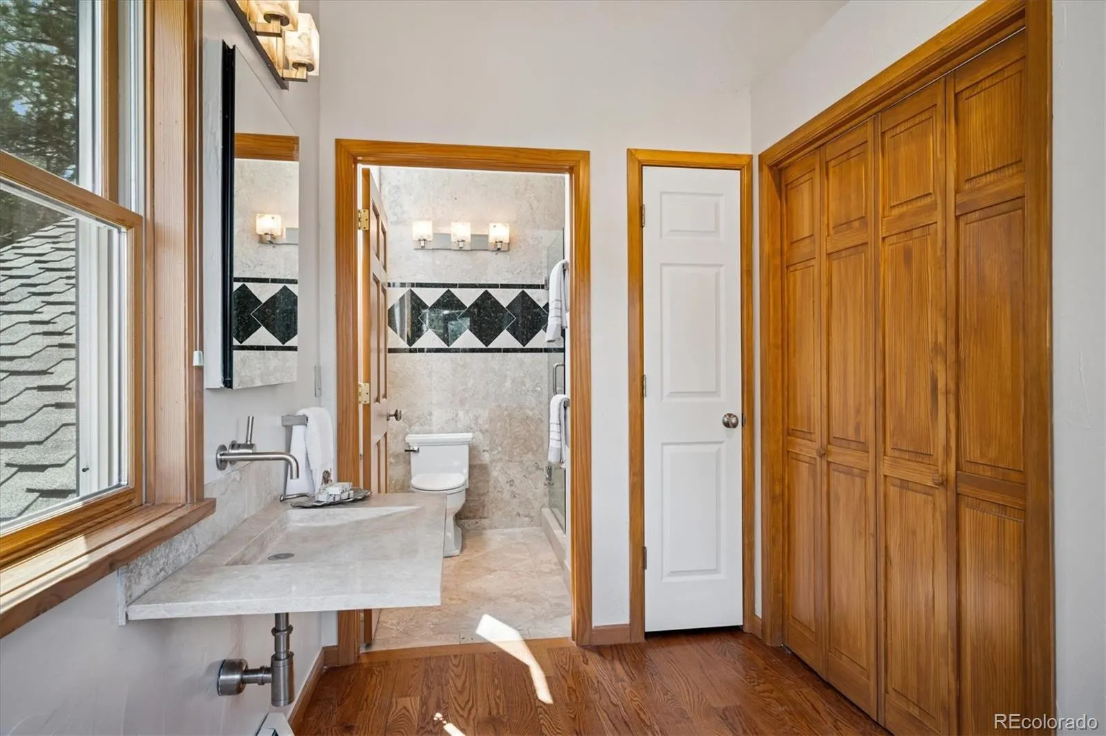 Evergreen, Colorado 80439, United States, 6 Bedrooms Bedrooms, ,5 BathroomsBathrooms,Residential,Pending,115174