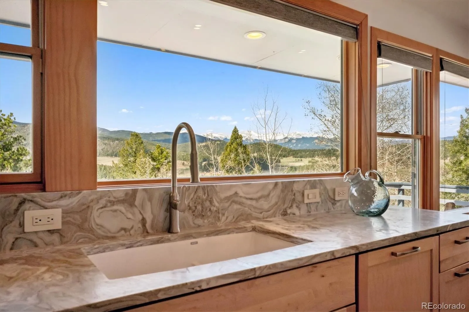 Evergreen, Colorado 80439, United States, 6 Bedrooms Bedrooms, ,5 BathroomsBathrooms,Residential,Pending,115174