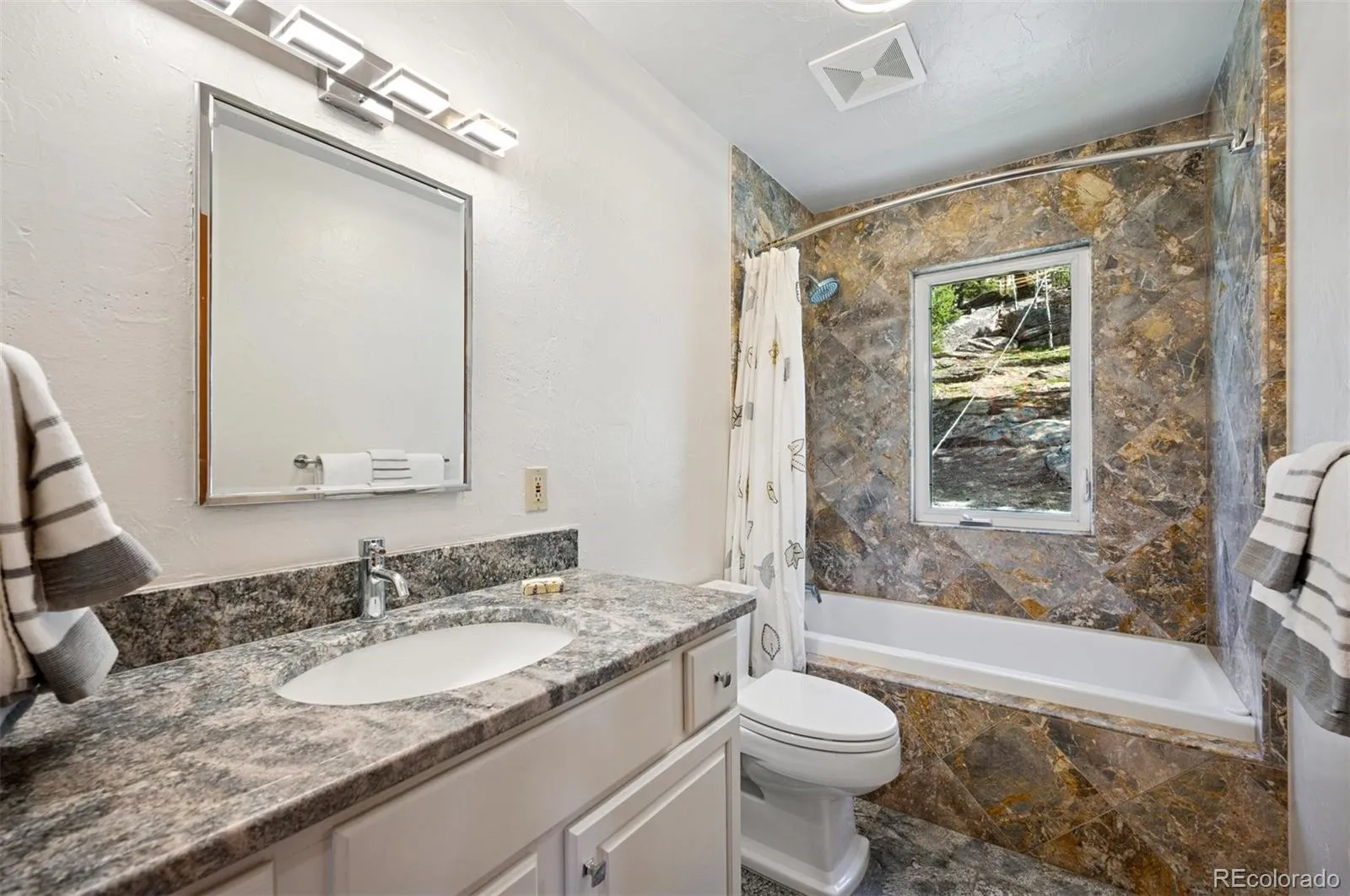 Evergreen, Colorado 80439, United States, 6 Bedrooms Bedrooms, ,5 BathroomsBathrooms,Residential,Pending,115174