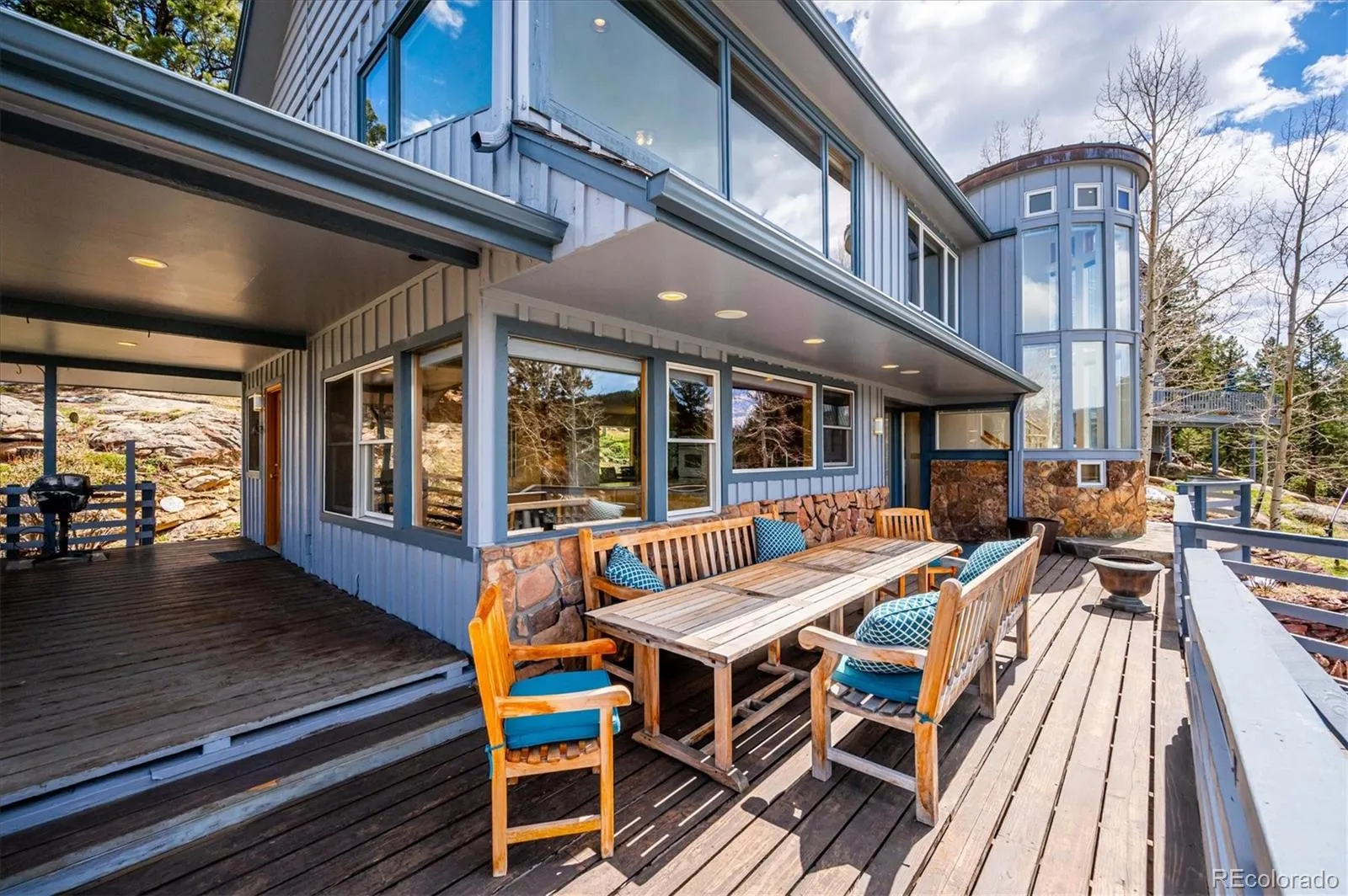 Evergreen, Colorado 80439, United States, 6 Bedrooms Bedrooms, ,5 BathroomsBathrooms,Residential,Pending,115174