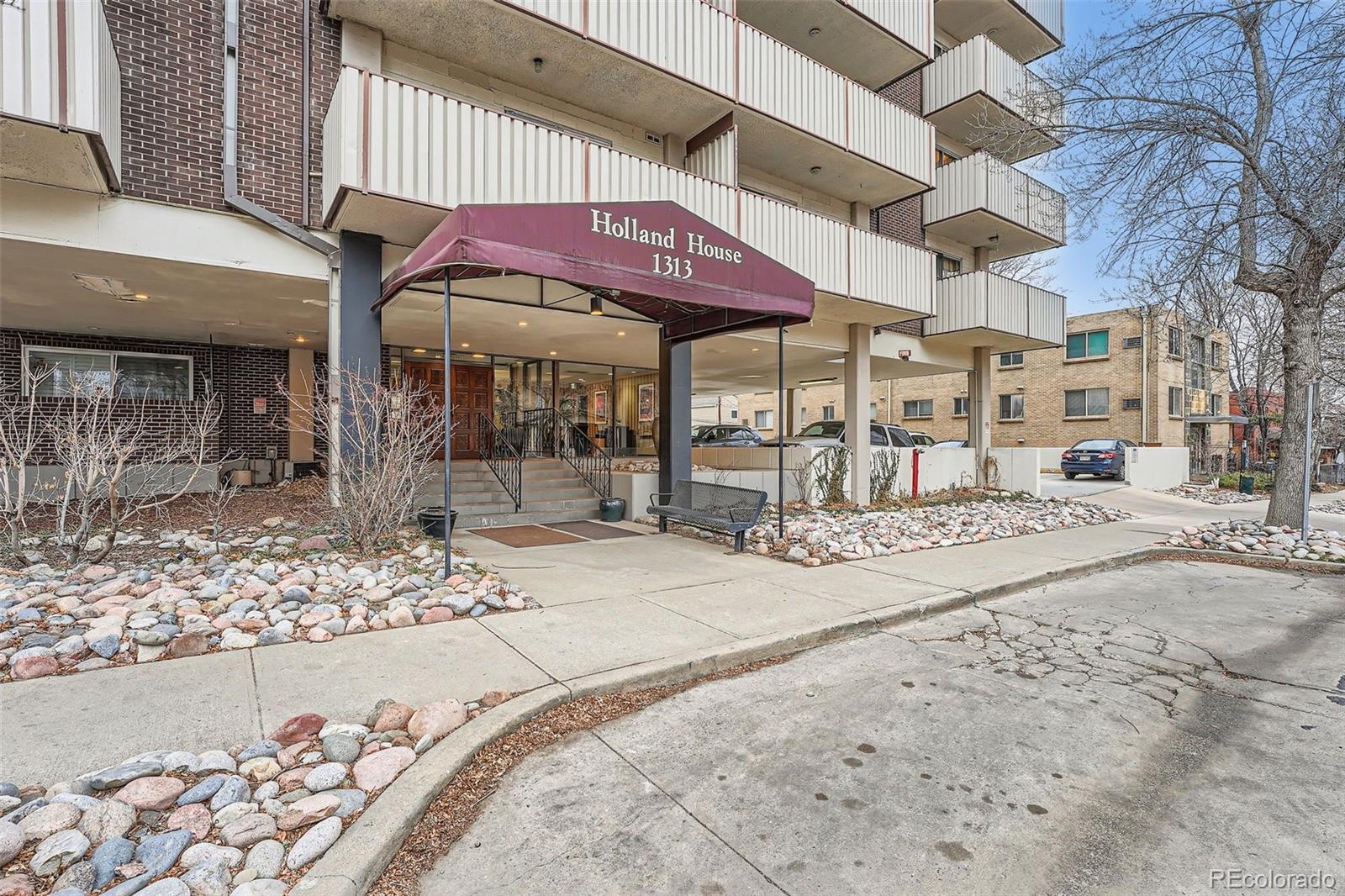 1313 Steele Street 606