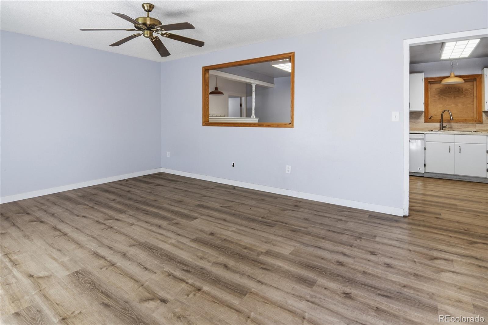 3093 S Olathe Way