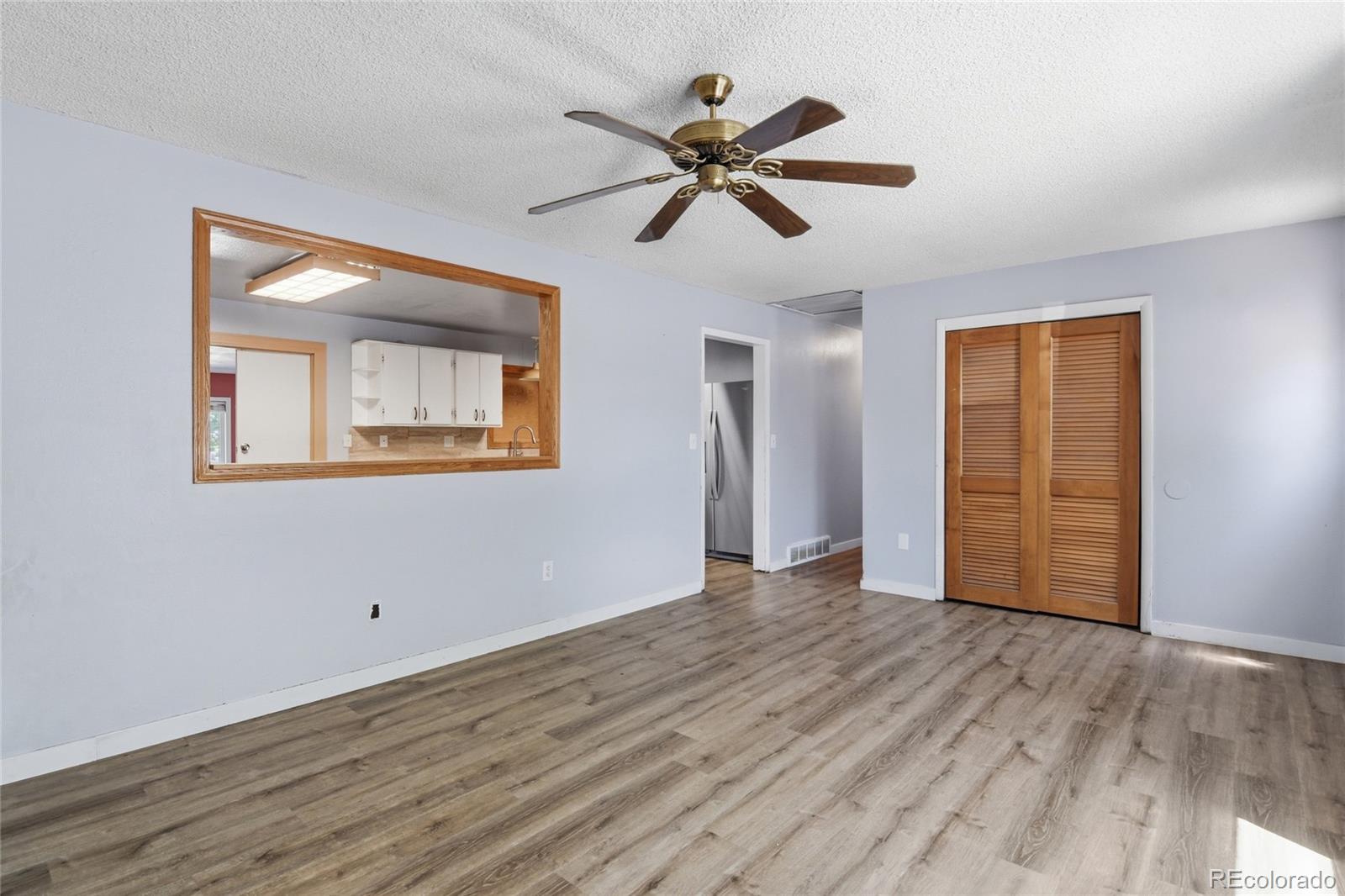 3093 S Olathe Way