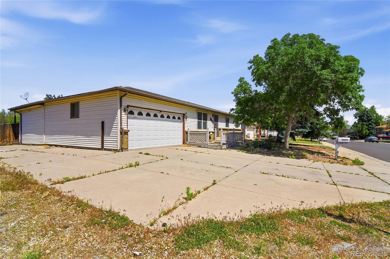 3093 S Olathe Way