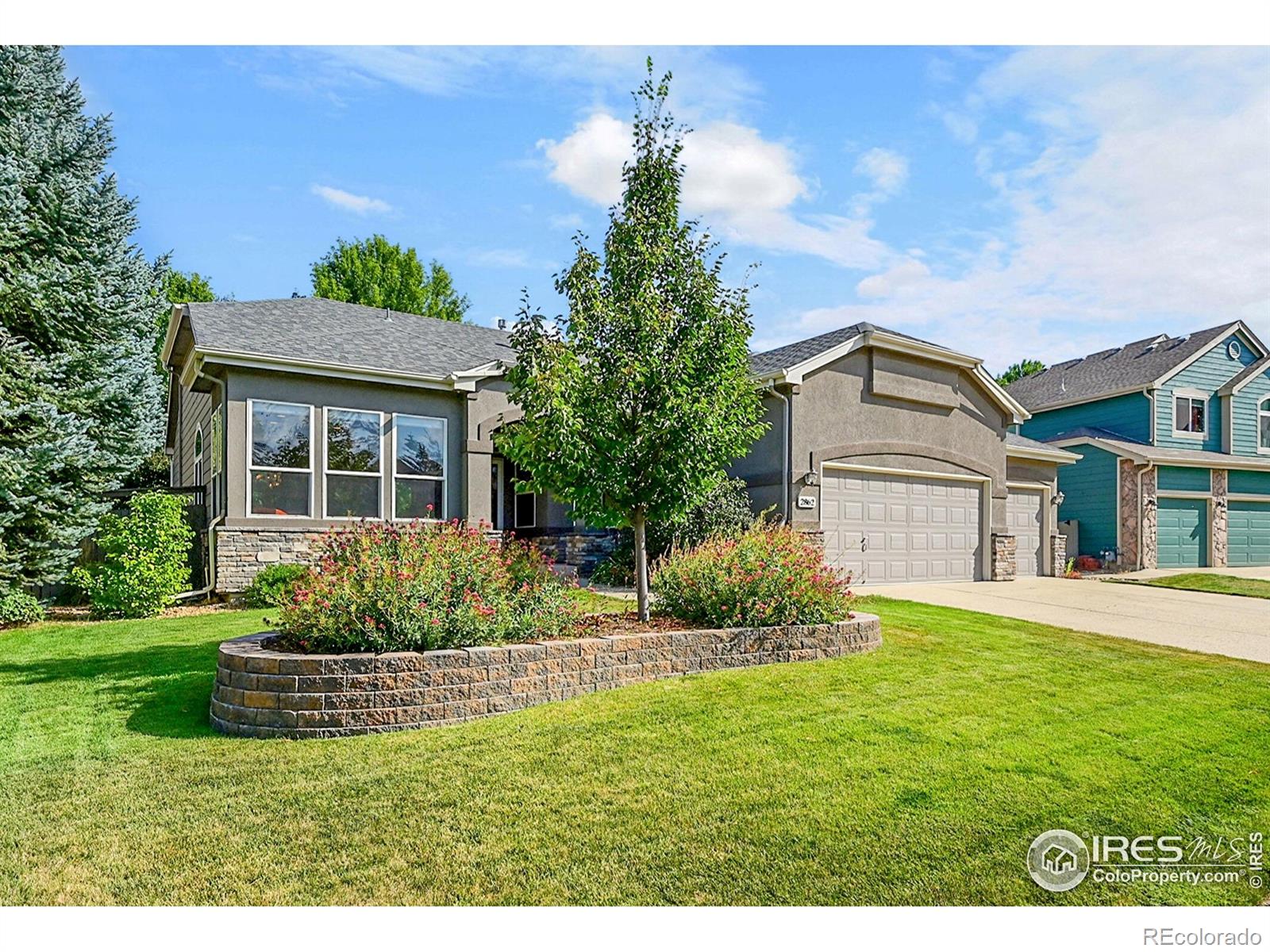 2862 Falcon Point