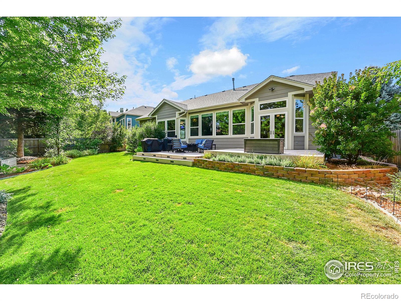 2862 Falcon Point