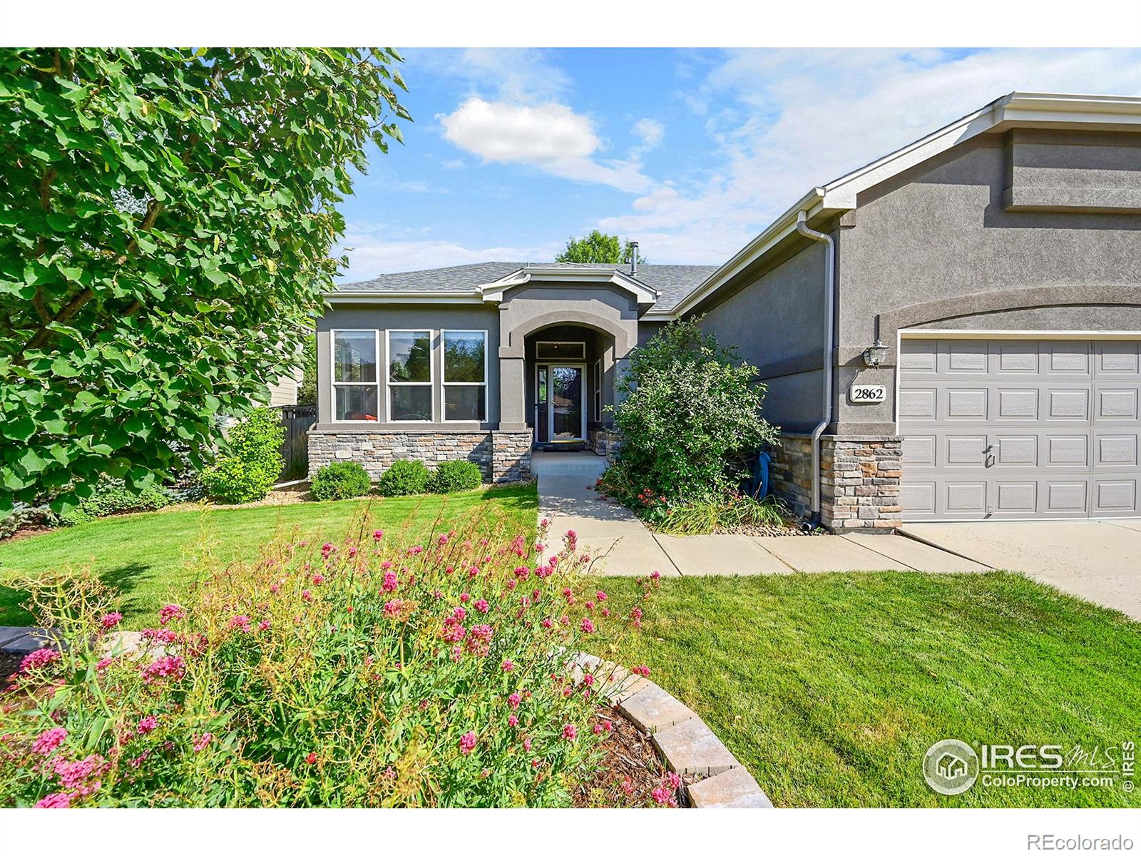 2862 Falcon Point
