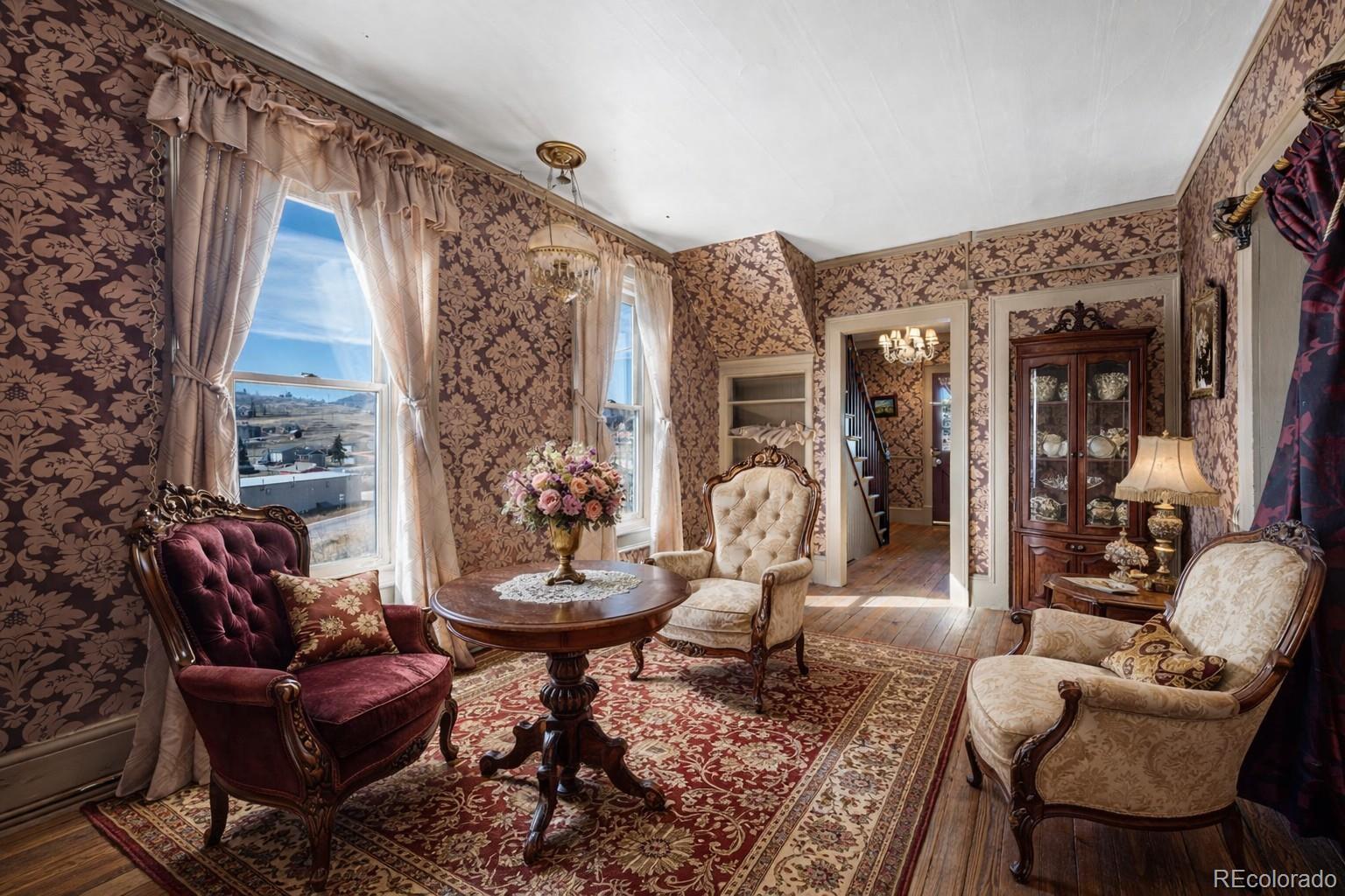 310 E Whiting Avenue