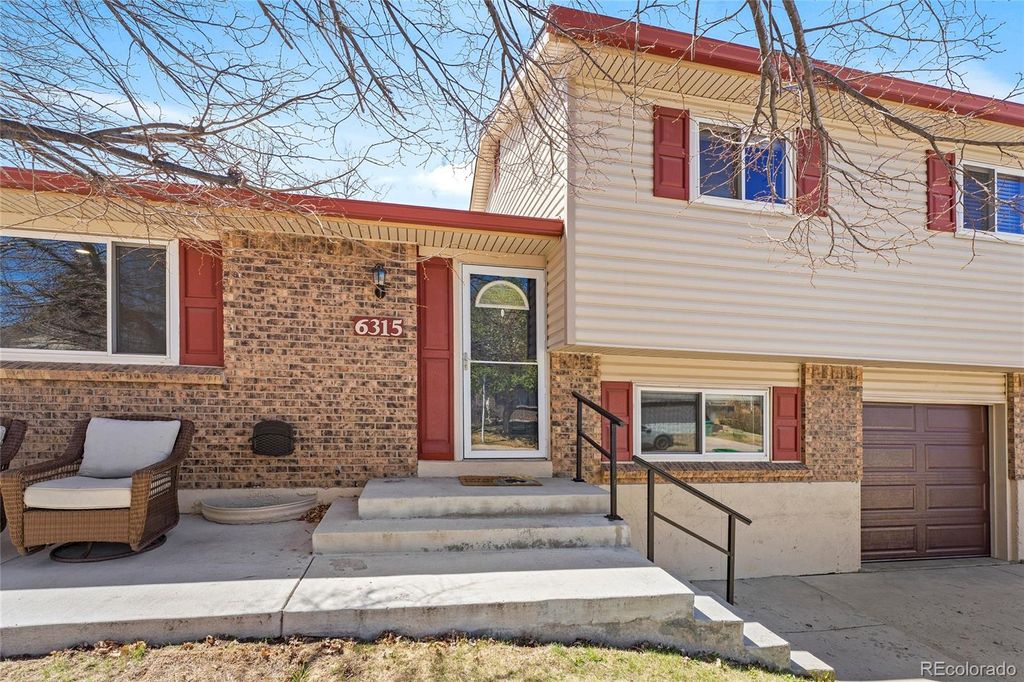 Photo of 6315 S Johnson Street, Littleton, CO 80123 (MLS # 2857322)