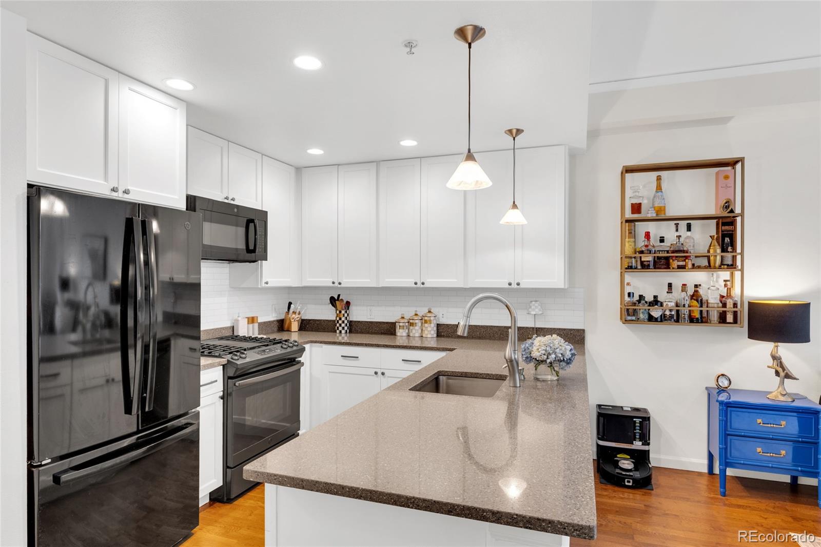 1975 N Grant Street 325