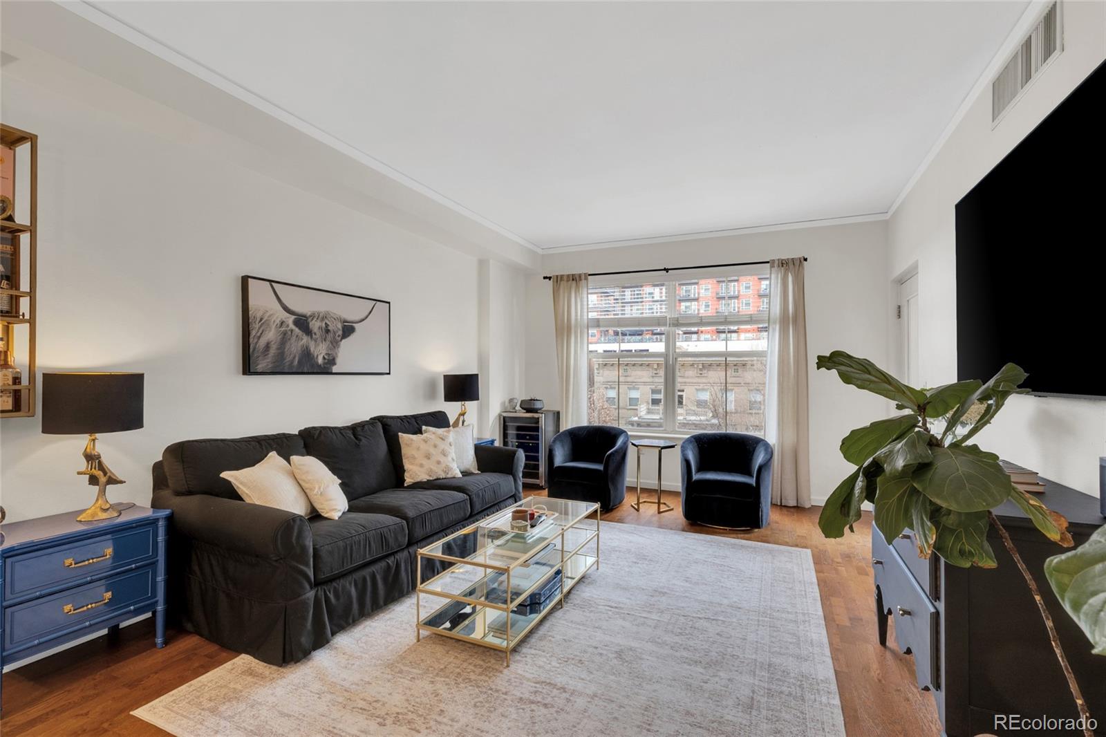 1975 N Grant Street 325