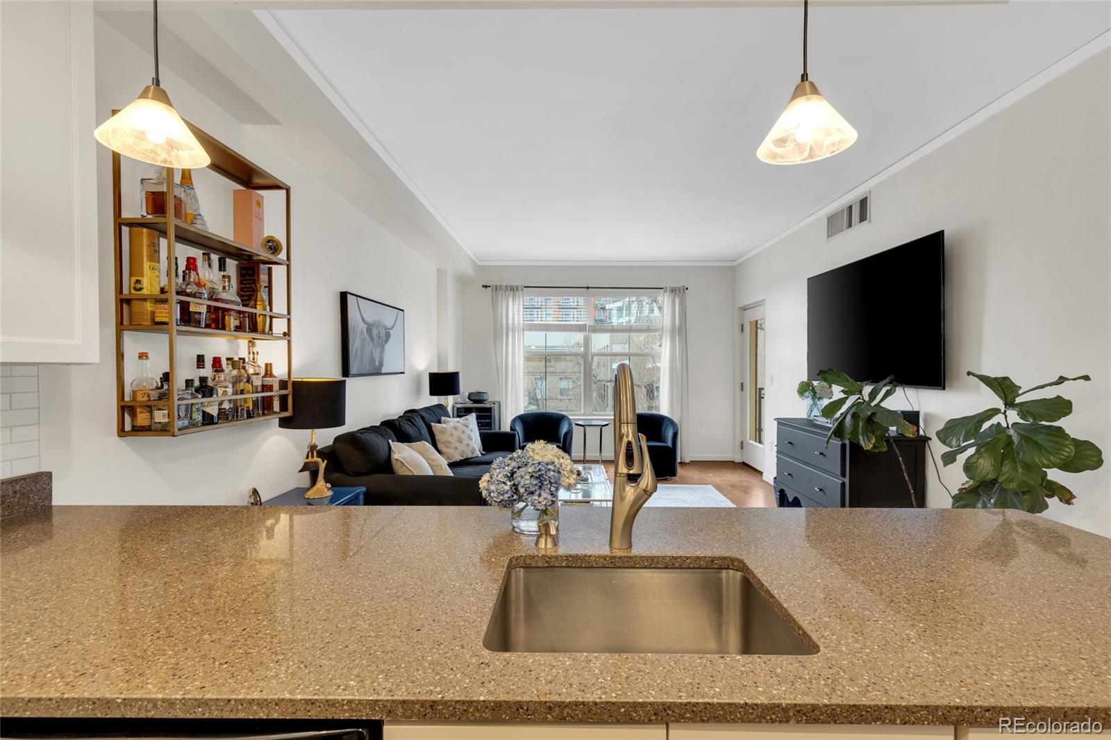 1975 N Grant Street 325