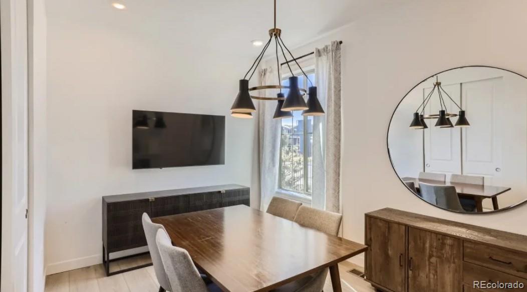 24704 E Kettle Court