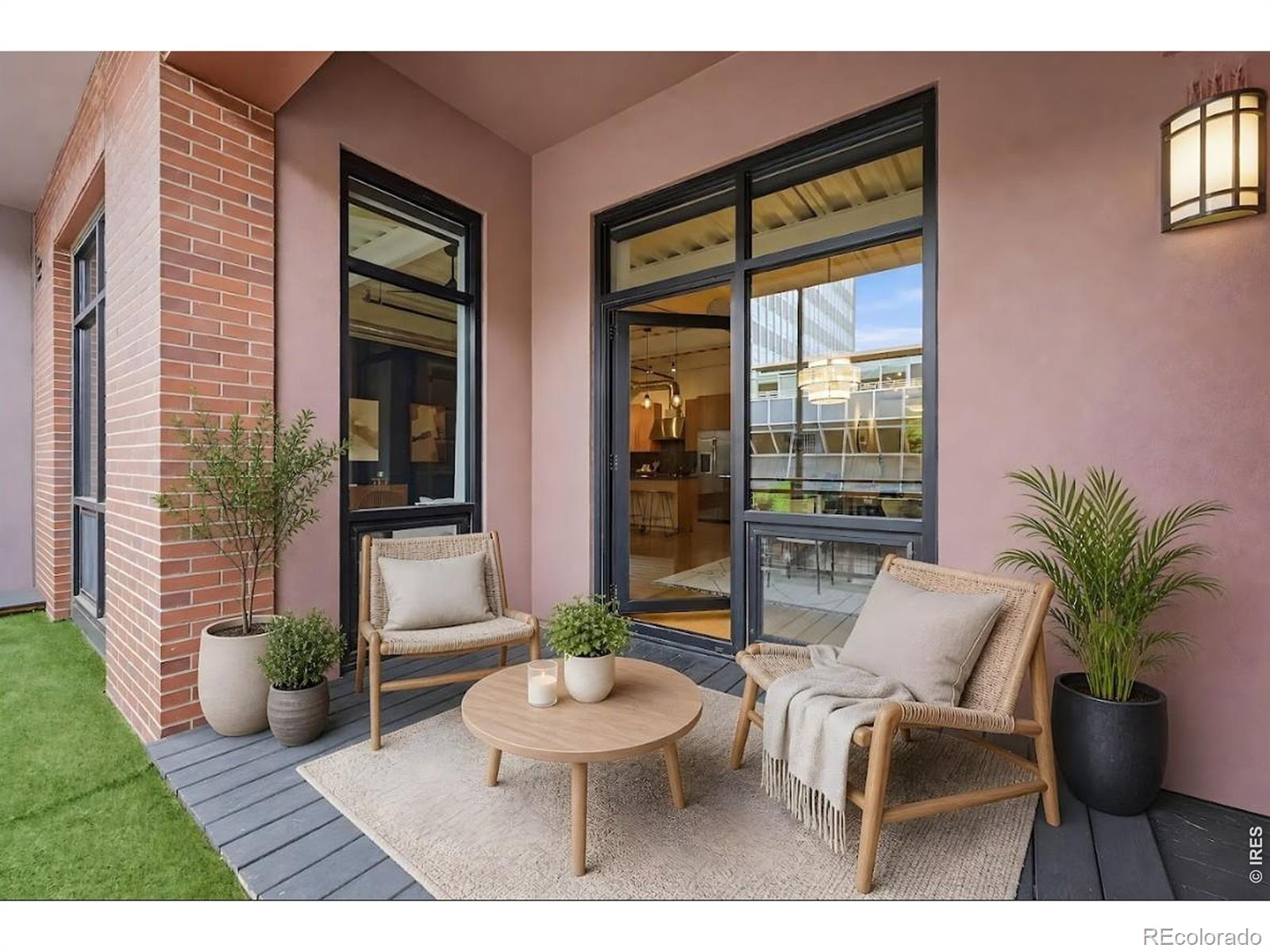 1360 Walnut Street #202