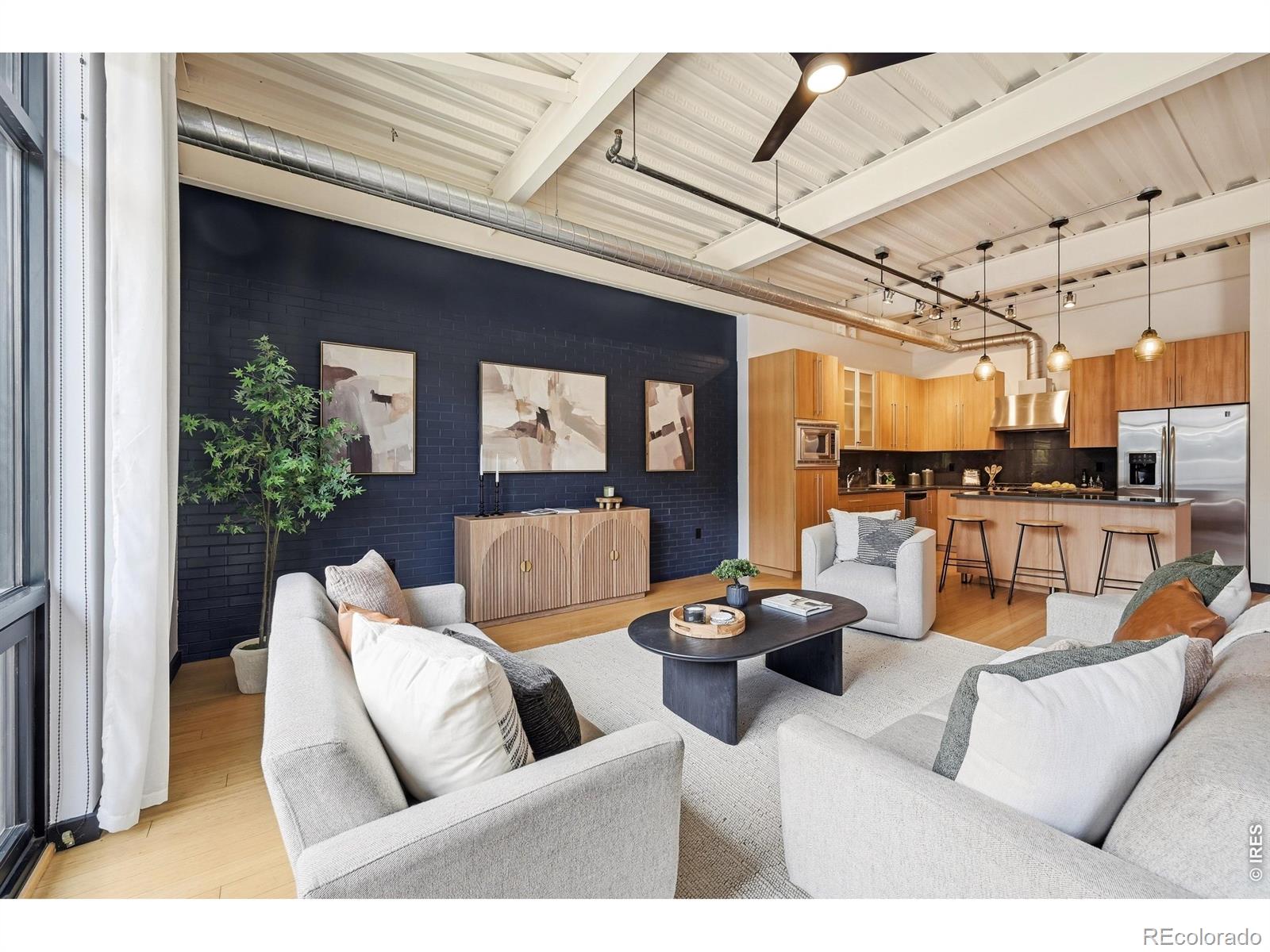 1360 Walnut Street #202