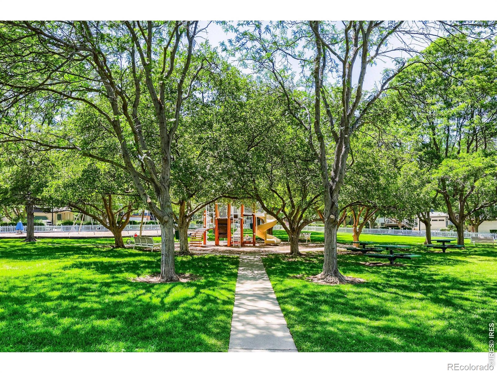 2509 Ravenwood Lane