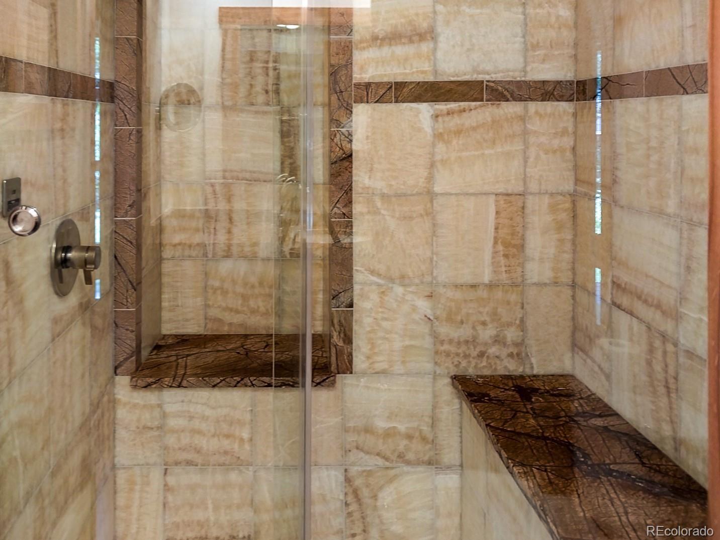 1000 Rangeview Court