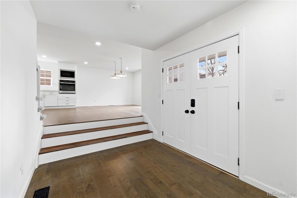 Photo of 7165 S Oneida Circle, Centennial, CO 80112 (MLS # 1927783)