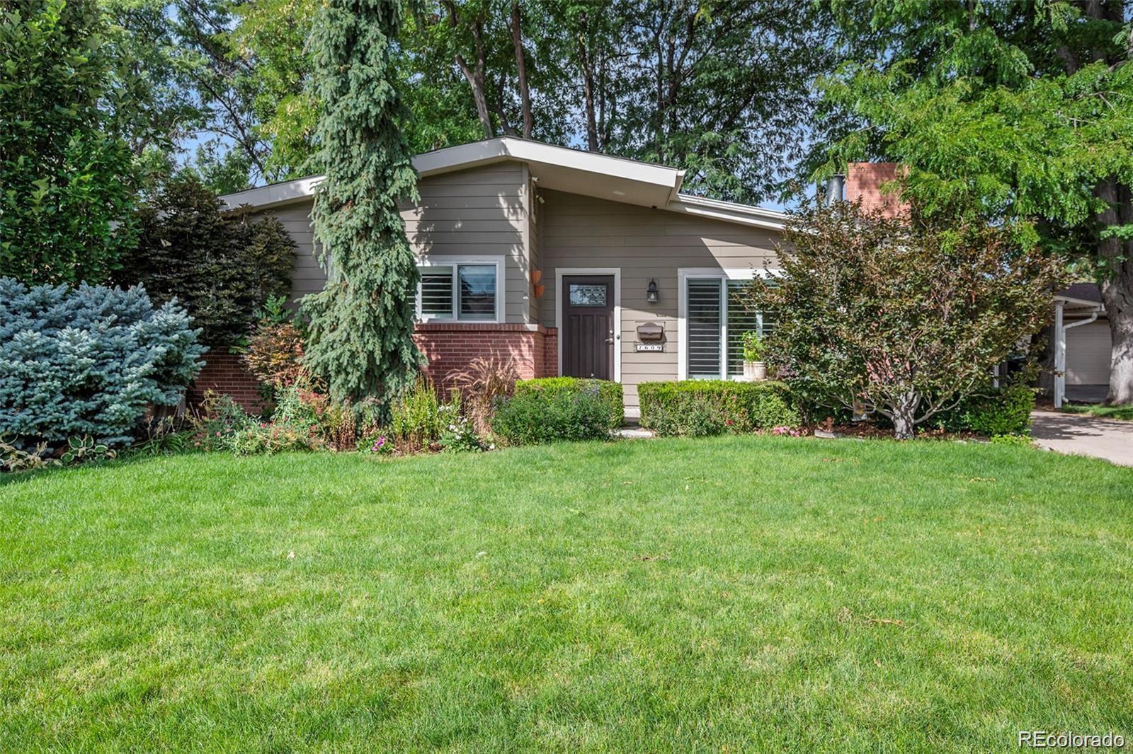 2609 S Dahlia Street