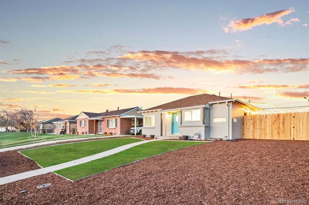 Photo of 3630 Magnolia Street, Denver, CO 80207 (MLS # 2495447)