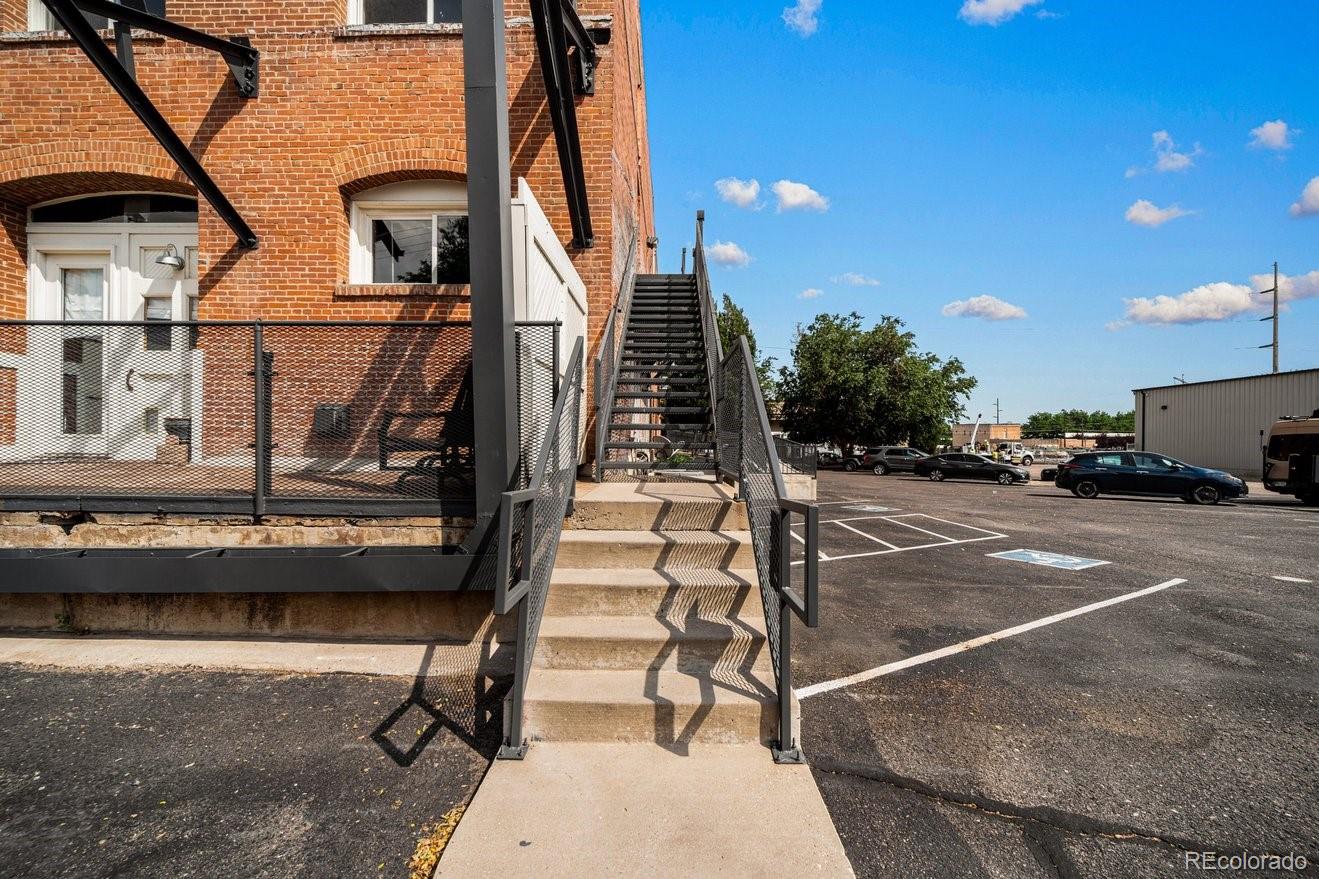 201 Lamkin Street 204